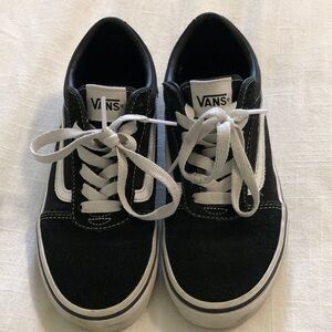 Vans Classic Kids Black and White Low-Tops